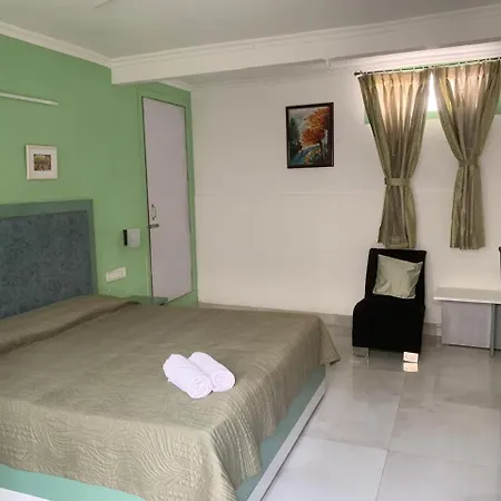 Green Serene Abode Meerut Room photo